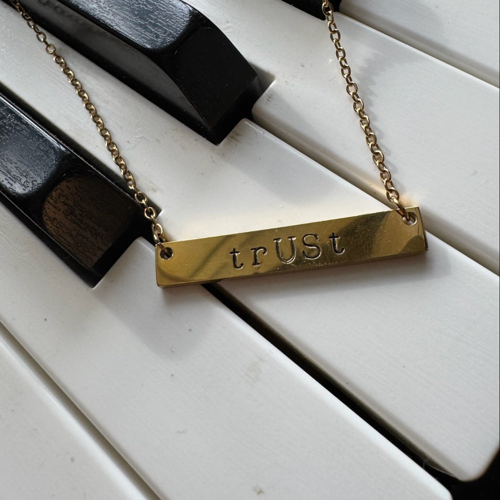 Horizon Necklace - Grain of Glory