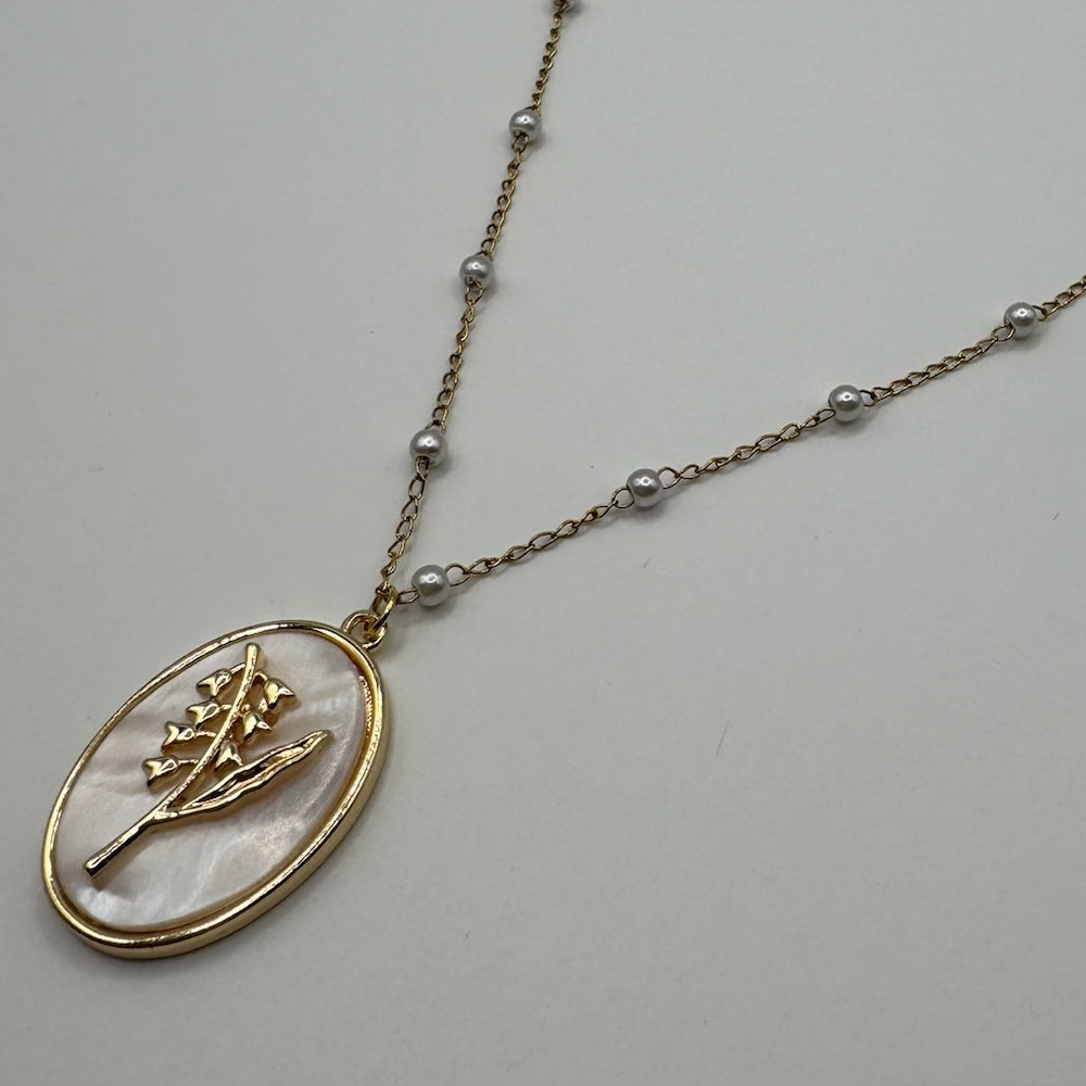 Pearl Chain w/ Flower Charm